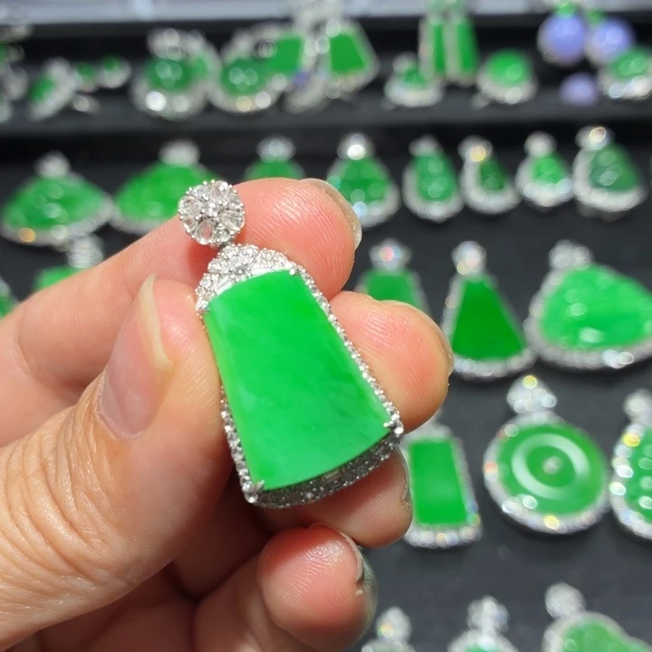 翡翠18K金镶嵌吊坠(不含链)