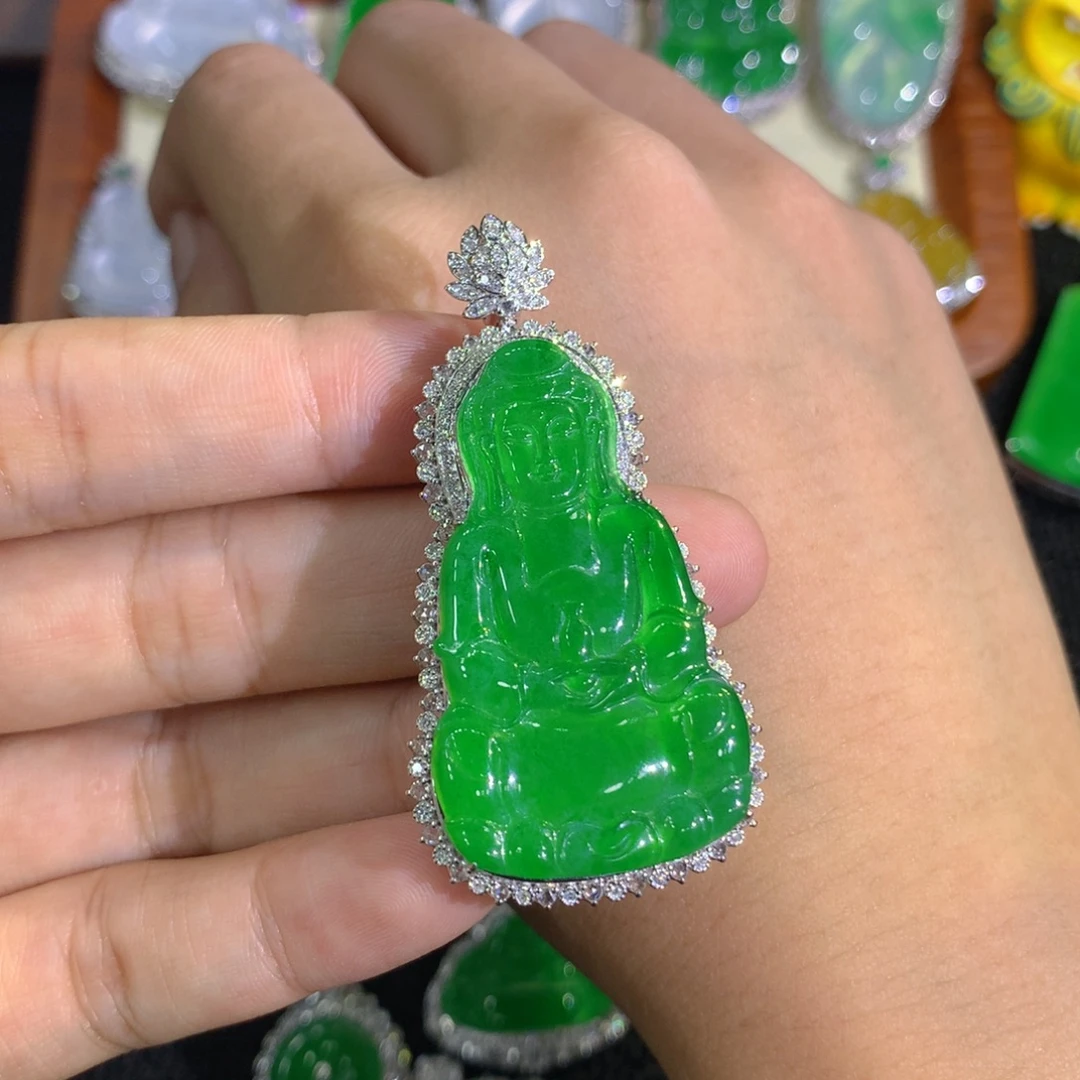 颈饰18K金镶嵌翡翠888888888