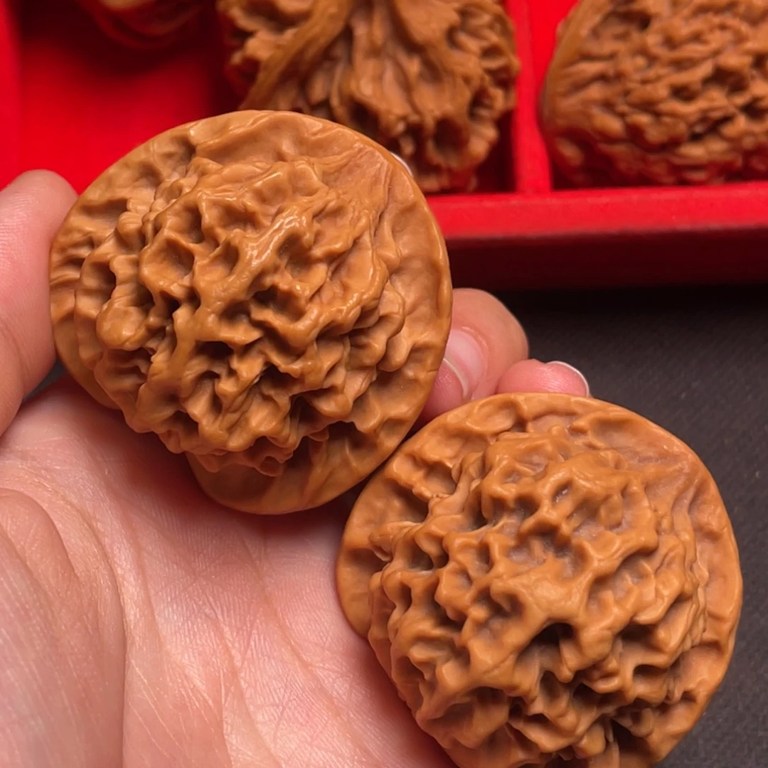 文玩核桃吊坠秦岭野生核桃