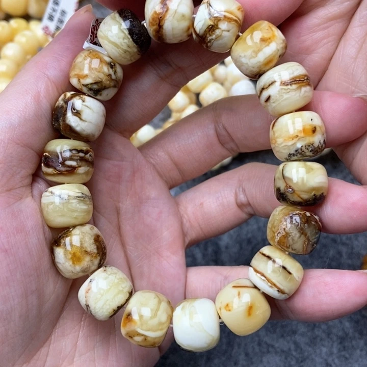 琥珀未镶嵌珠宝奇石13