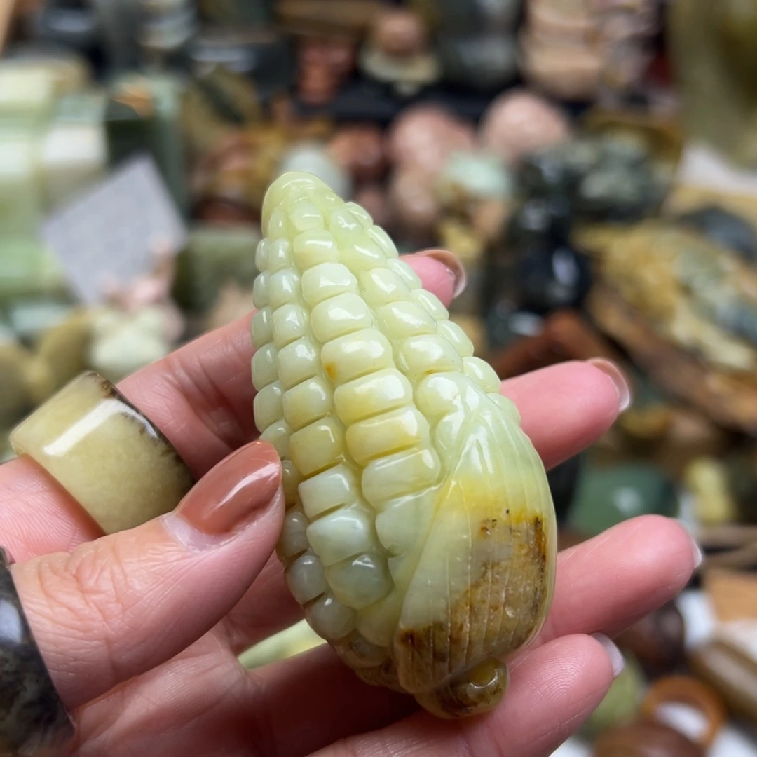 岫玉未镶嵌颈饰花玉玉米手玩