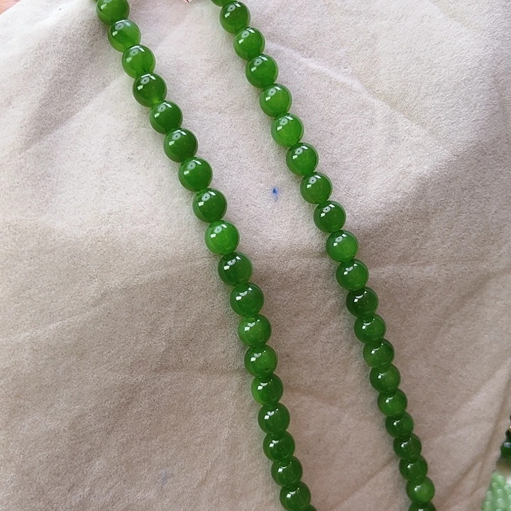 -***秋和田玉未镶嵌颈饰