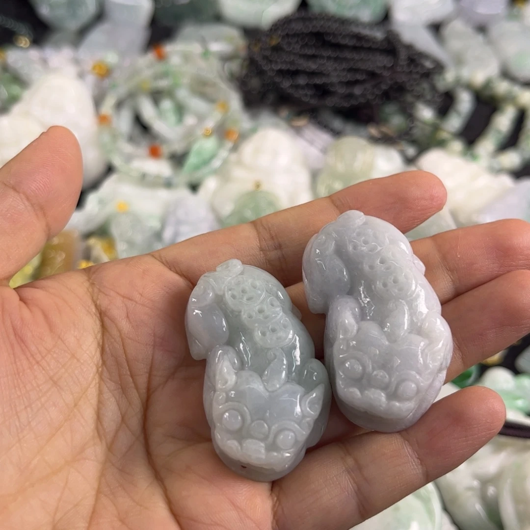 吊坠(不含链)未镶嵌翡翠瑕疵