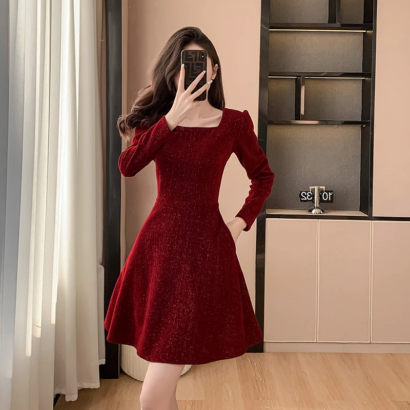 有口袋大码闪闪小黑裙名媛气质高级感短裙春秋胖显瘦法式赫本风