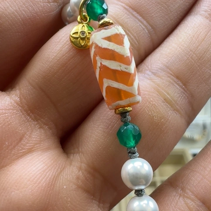 苗***竹非金属红白虎纹手链