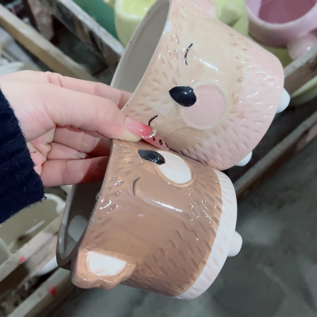 有孔，陶瓷花盆满10米包邮发货。微瑕介意慎拍