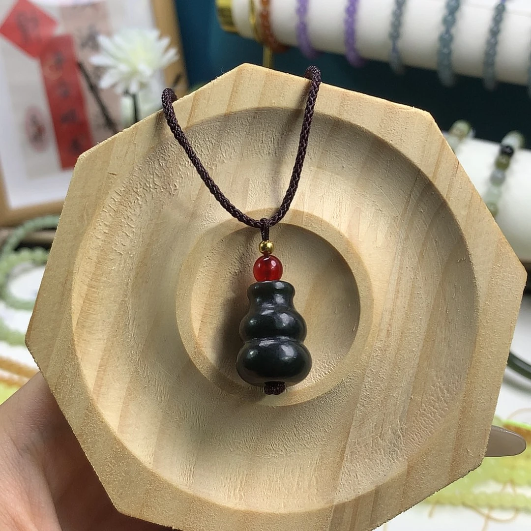 和田玉（糖玉）未镶嵌颈饰