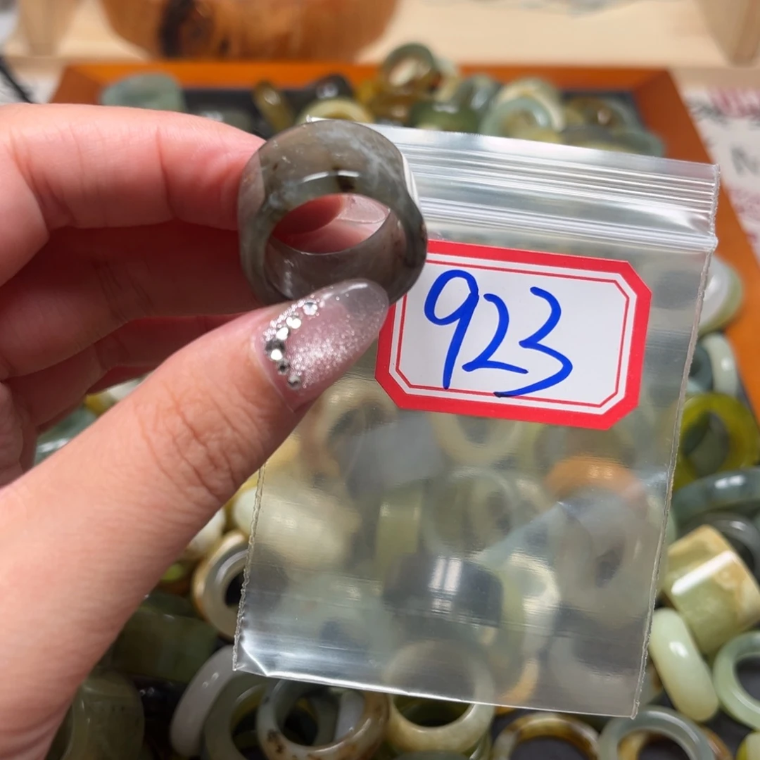 _***晚蛇纹石玉未镶嵌珠宝奇石