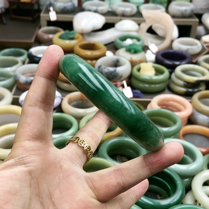 【闪购商品】石英质玉手镯未镶嵌唐**少