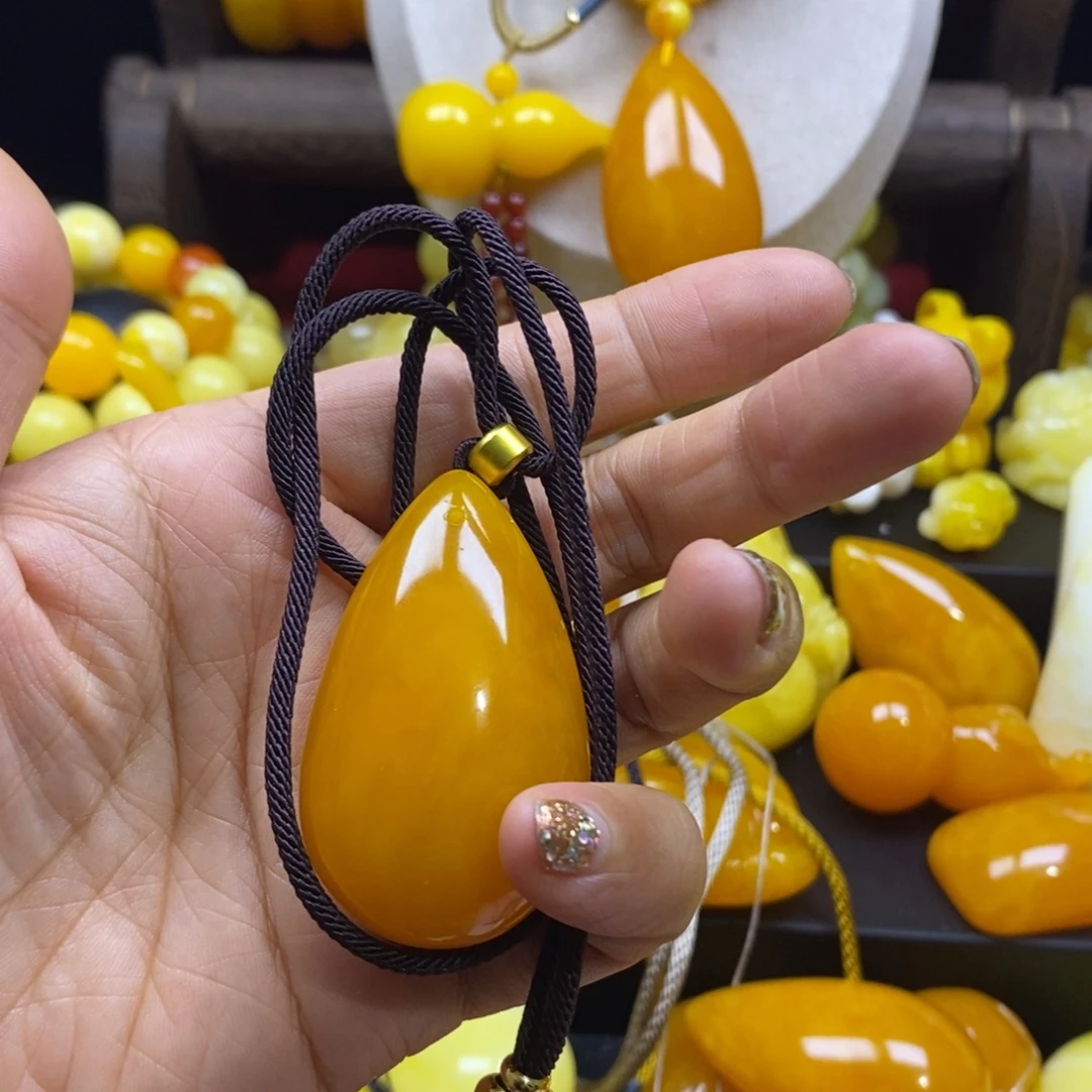 刘***妃非金属全品无暇老蜜飘花小号无事牌