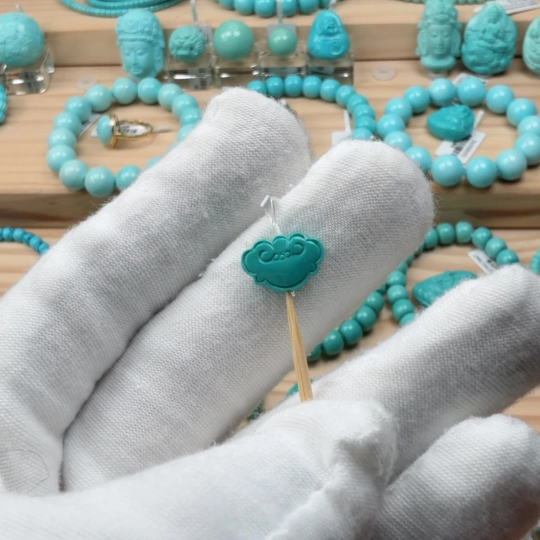 绿松石未镶嵌珠宝奇石