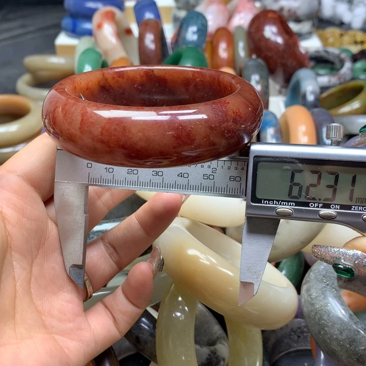 未镶嵌手镯石英质玉
