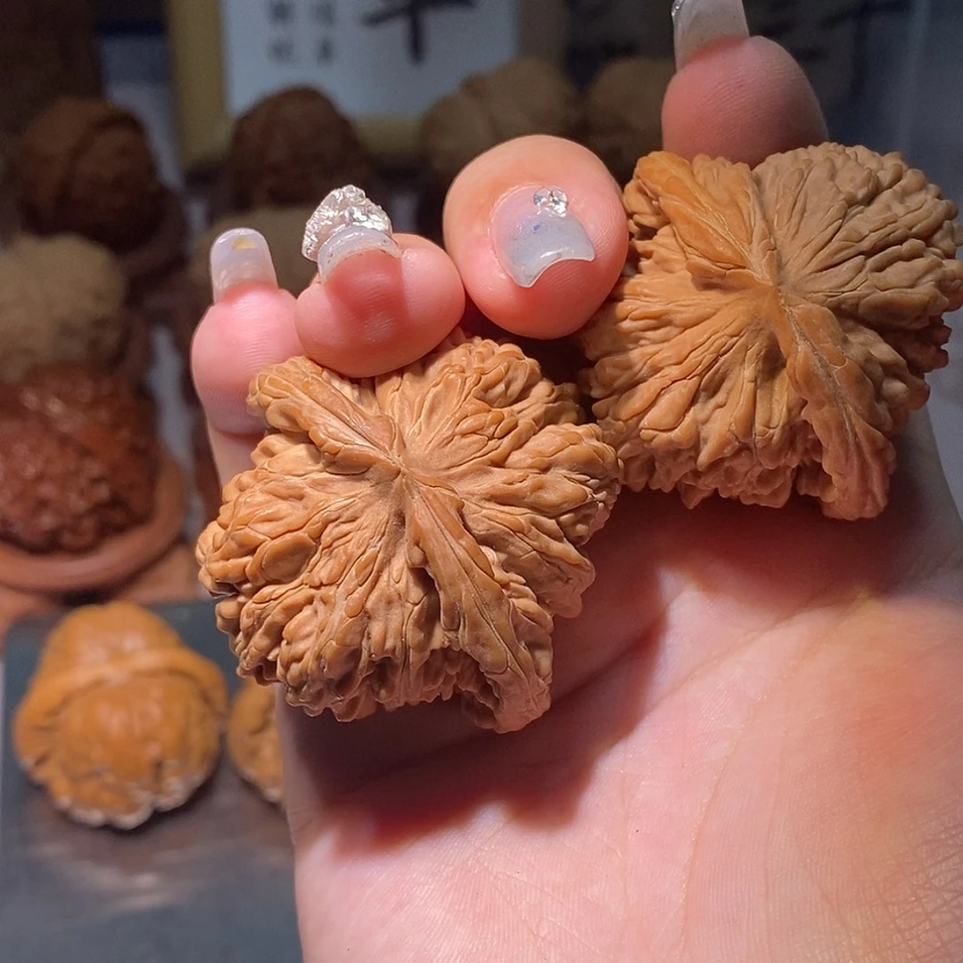 张***：文玩核桃吊坠汉高