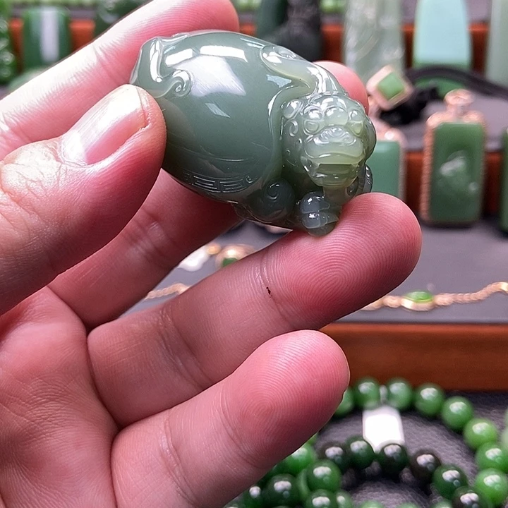 和田玉未镶嵌颈饰润*