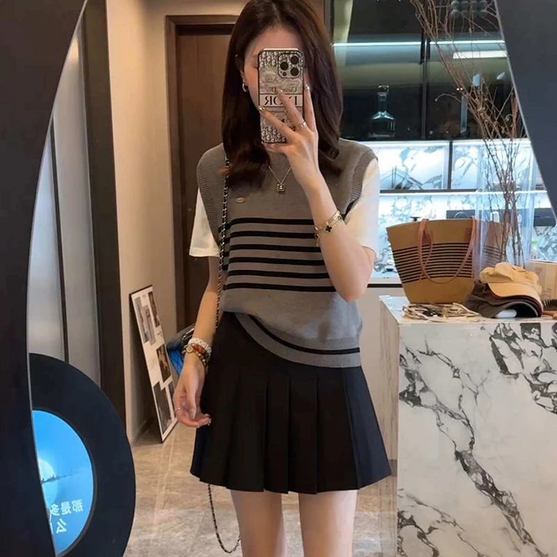 假两件拼接圆领短袖针织衫T恤女秋季新款时尚显瘦学院风条纹上衣
