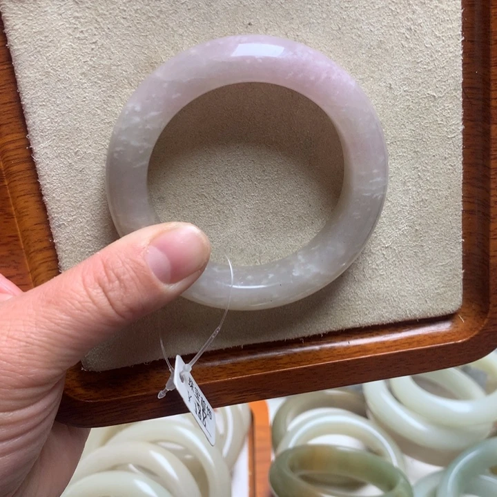 石英质玉（佘太翠）未镶嵌手镯51.6