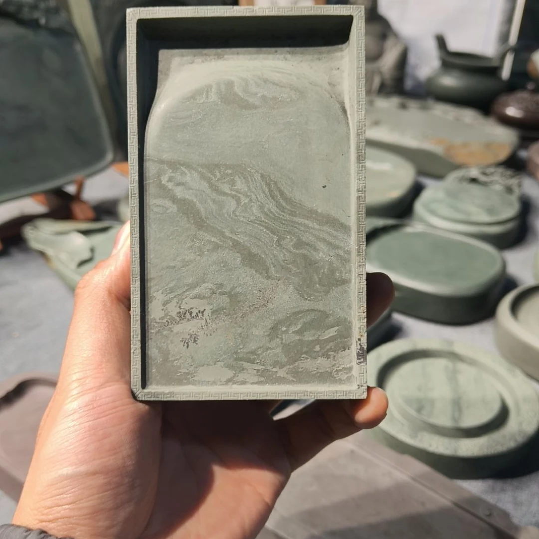 糊***熊甘肃洮砚水泉小花边门字砚