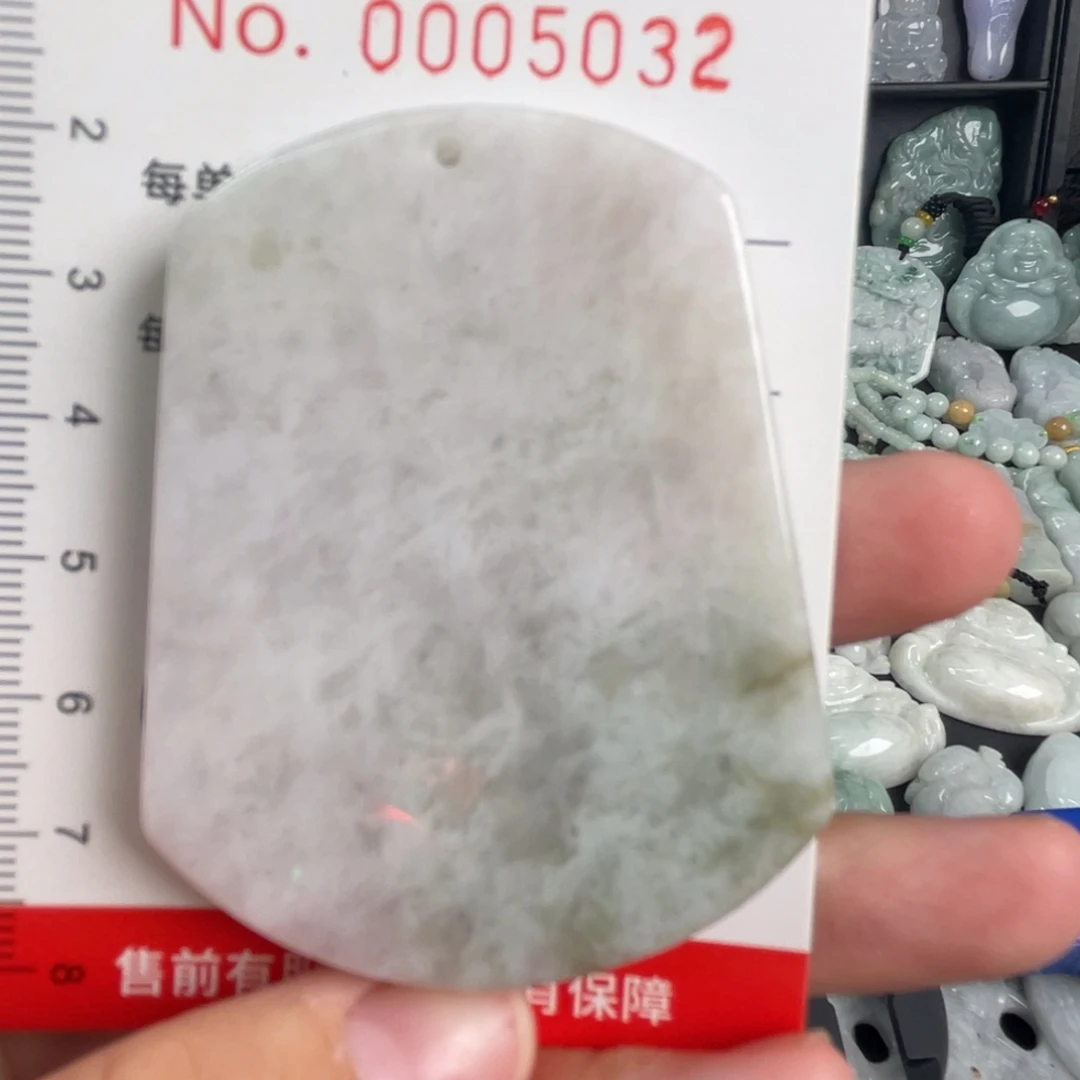 吊坠(不含链)未镶嵌翡翠微瑕