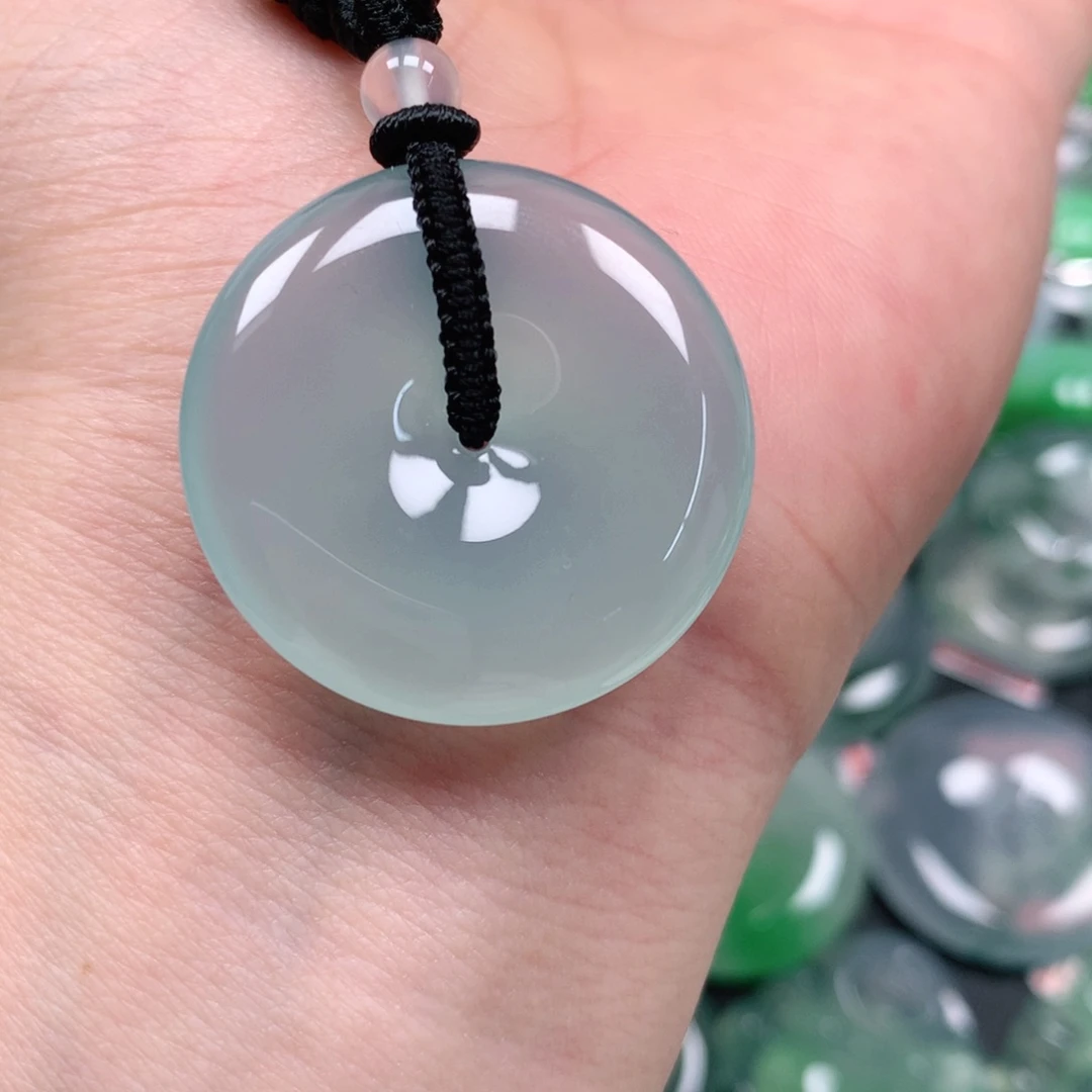 颈饰未镶嵌翡翠呵*?天然翡翠