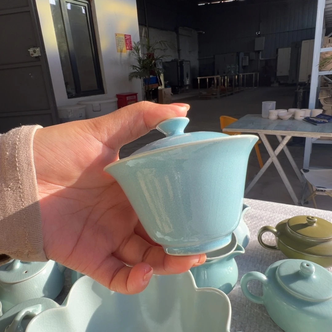 千***️汝瓷原矿釉。        精品盖碗。