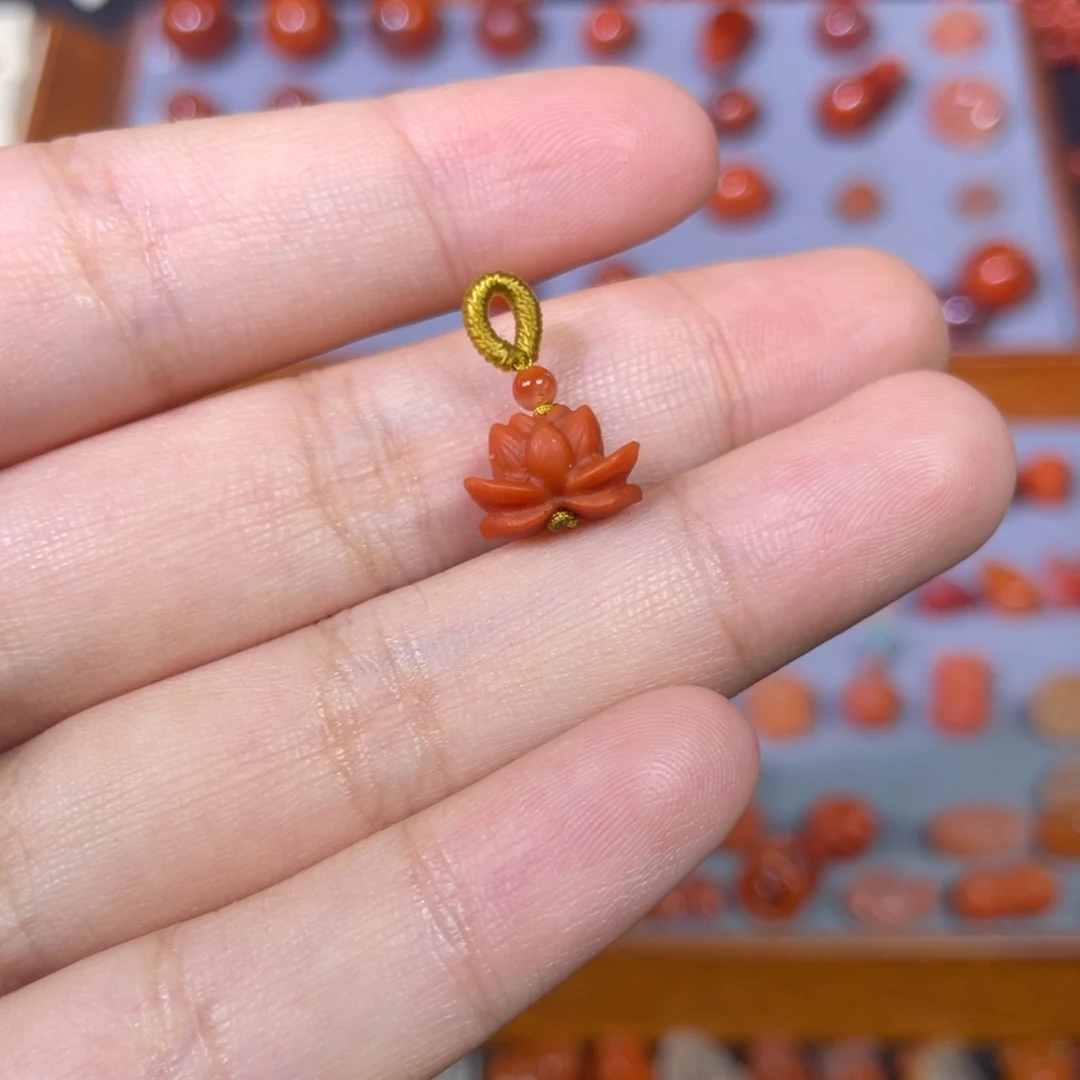 南红玛瑙莲花未镶嵌烈**歌