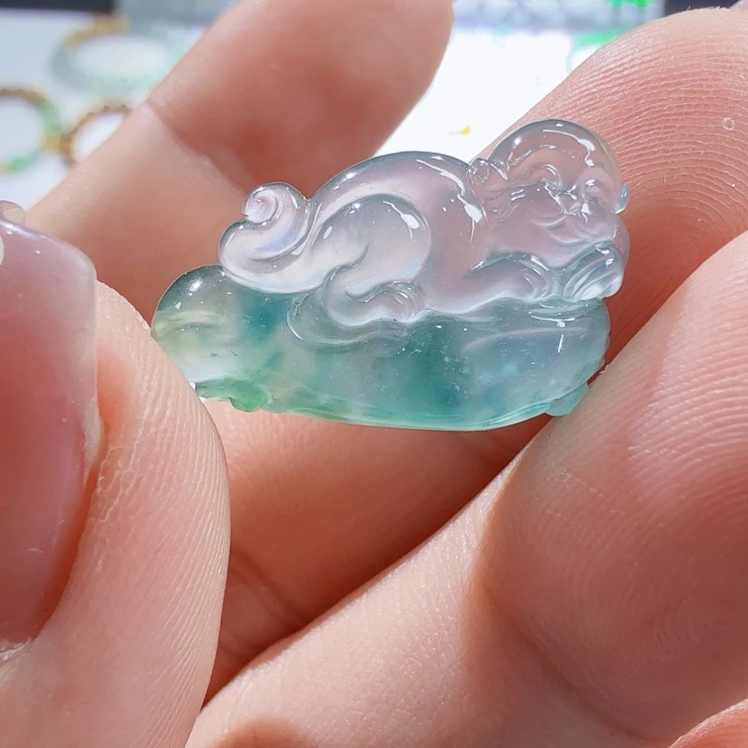 翡翠未镶嵌颈饰裸石