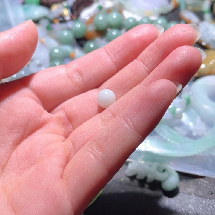 【闪购商品】翡翠颈饰未镶嵌繁****o天然翡翠