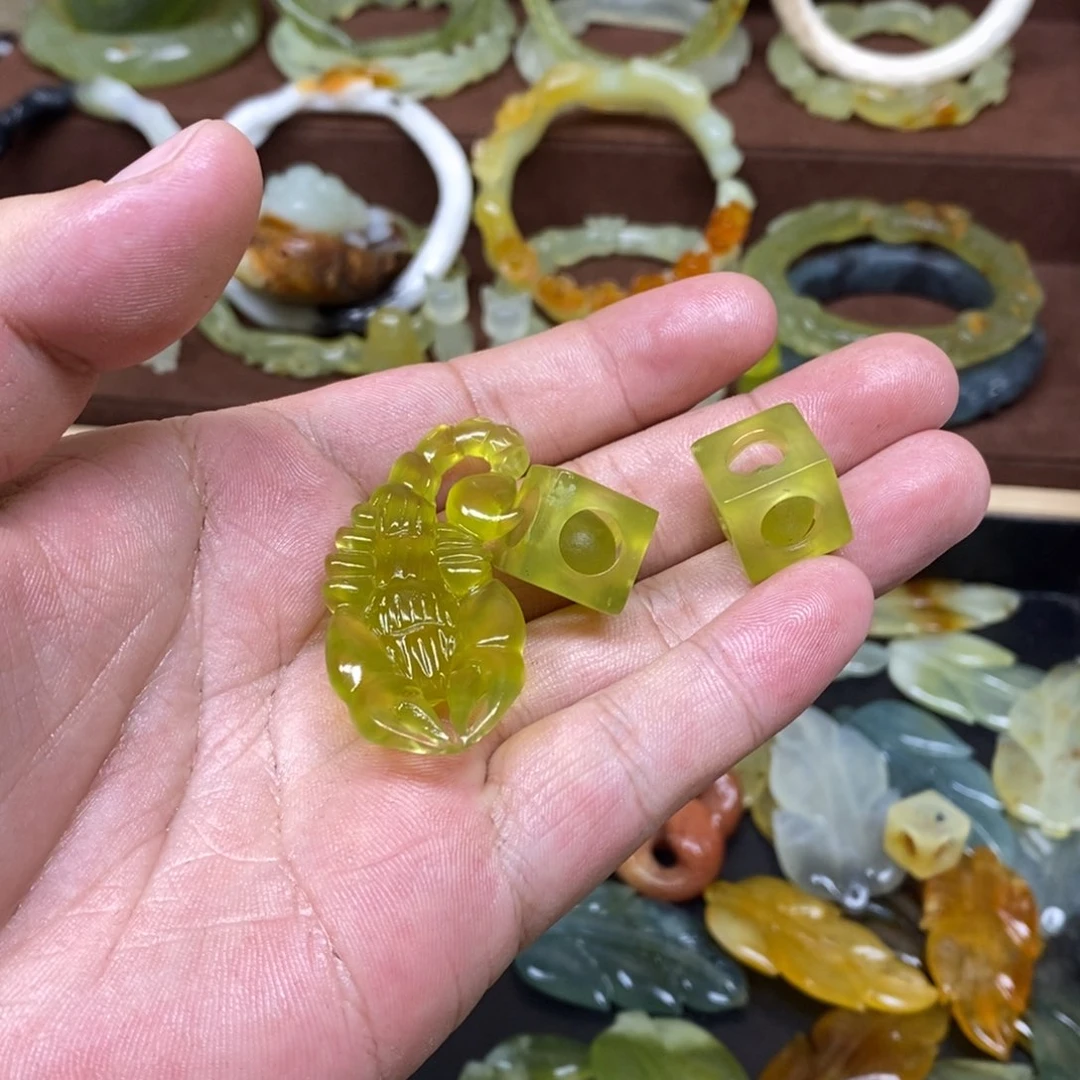 蛇纹石玉吊坠(赠链)未镶嵌熊***觉