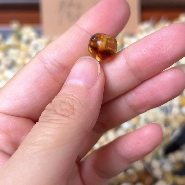 蜜蜡未镶嵌裸石11.1mm一个