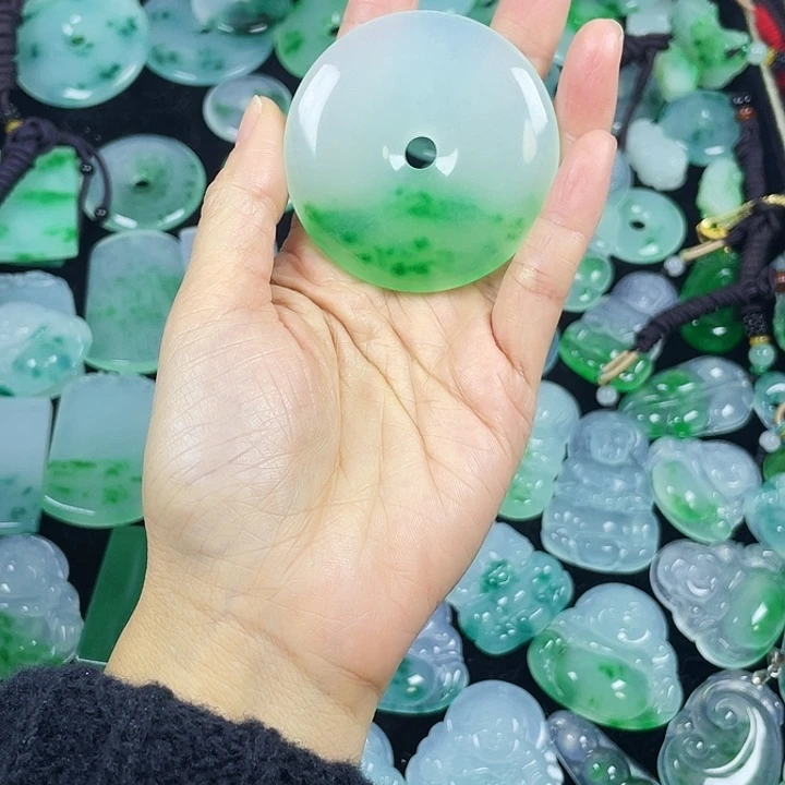 翡翠未镶嵌颈饰吊坠