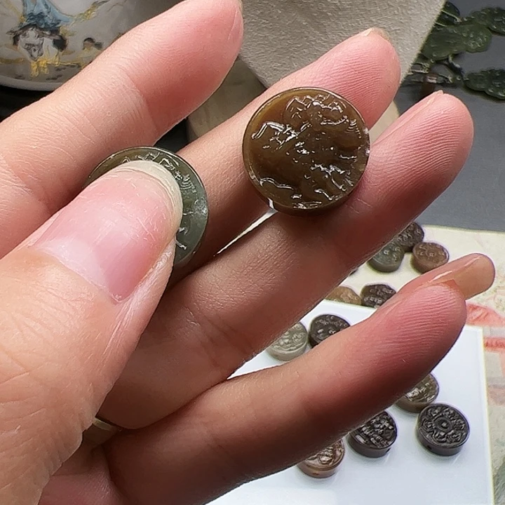 和田玉未镶嵌颈饰23通孔