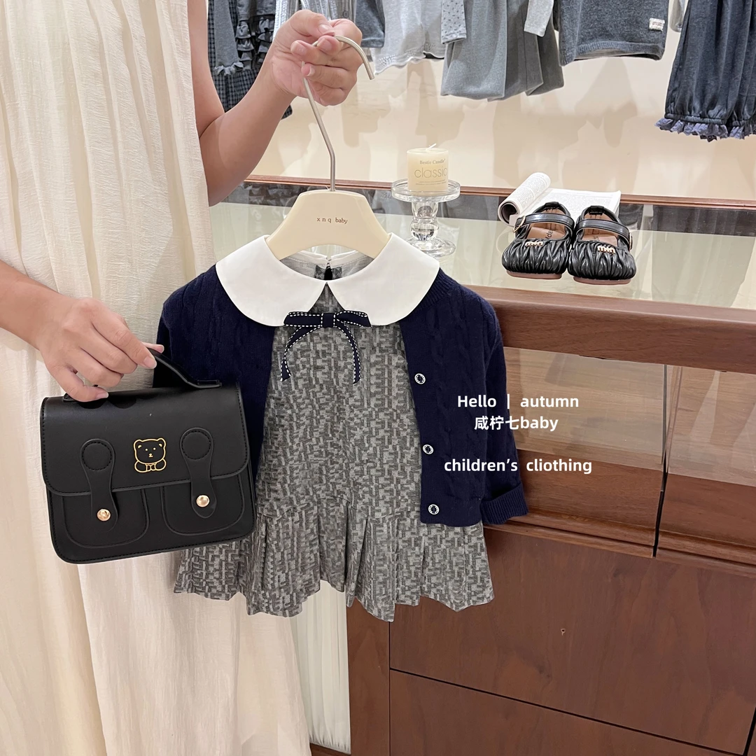 【咸柠七】英伦学院风！女童秋季套装针织开衫娃娃领背心裙两件套