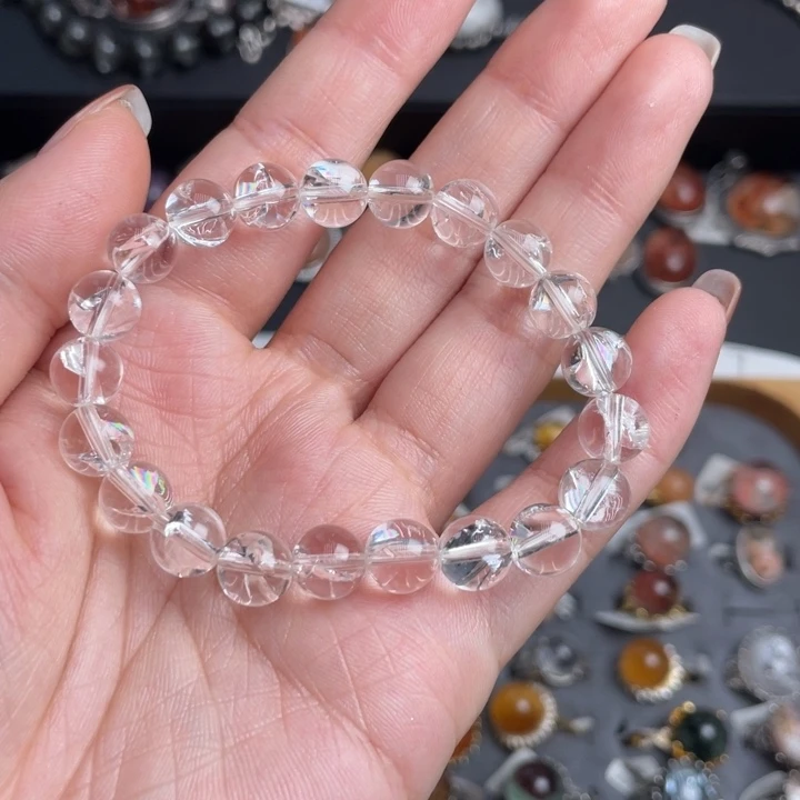 水晶手串未镶嵌奥****?