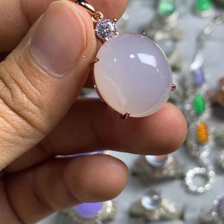 翡翠未镶嵌戒指银托镶嵌，可直接佩戴