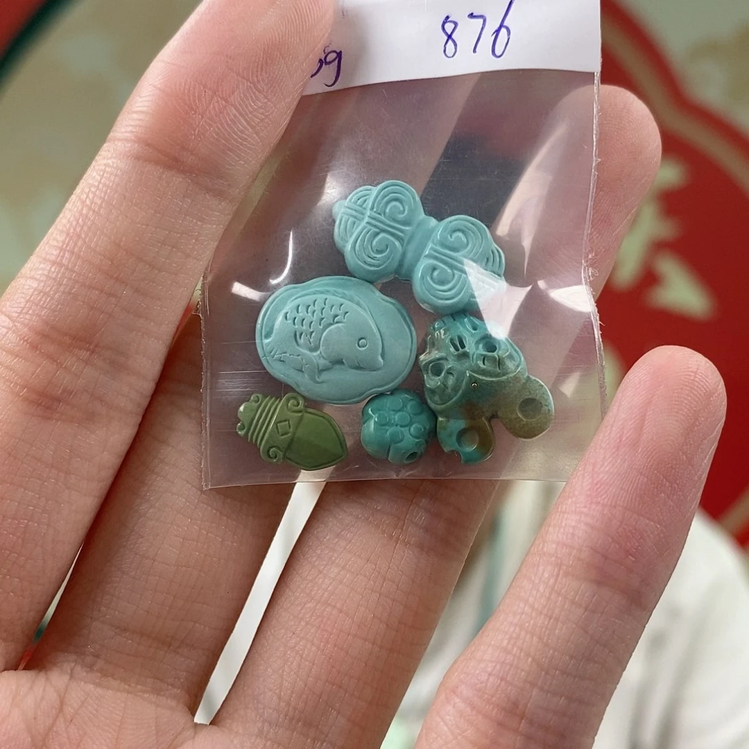 绿松石未镶嵌珠宝奇石