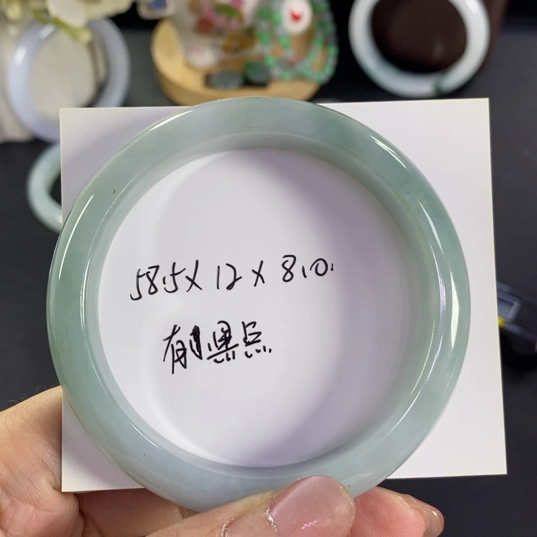 翡翠手镯未镶嵌天然翡翠
