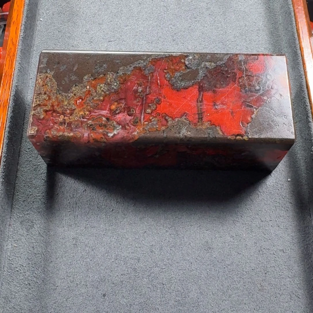 南红玛瑙未镶嵌摆件