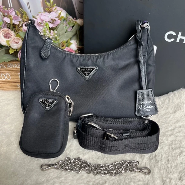 95新 Prada/普拉达 Prada黑银三合一腋下包