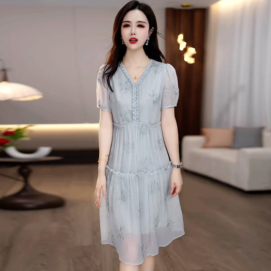 高贵上档次女士气质连衣裙2025夏季新款小个子修身显瘦外出约会裙