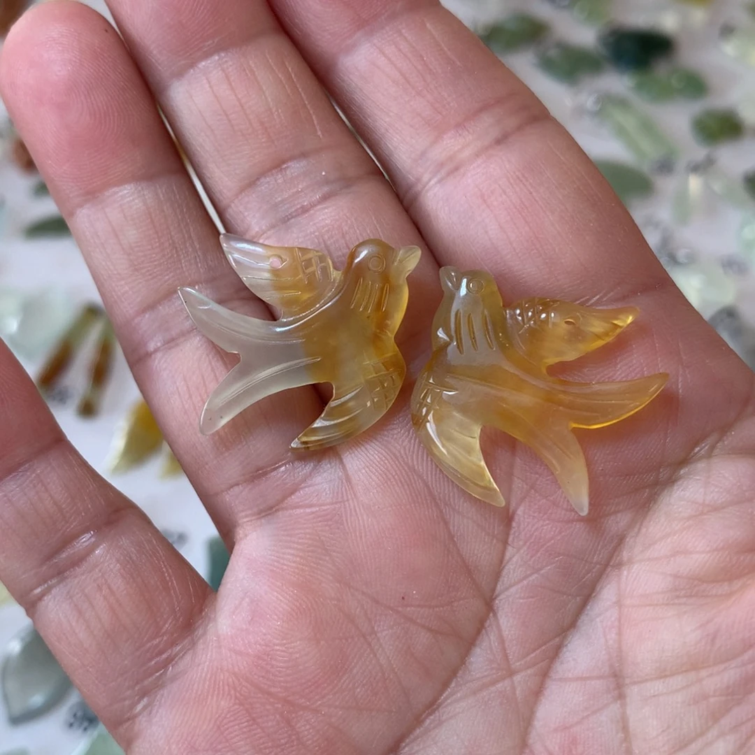 蛇纹石玉未镶嵌耳环