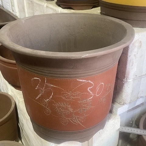 中国宜兴紫砂花盆，