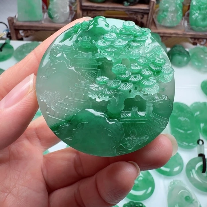 颈饰未镶嵌石英质玉