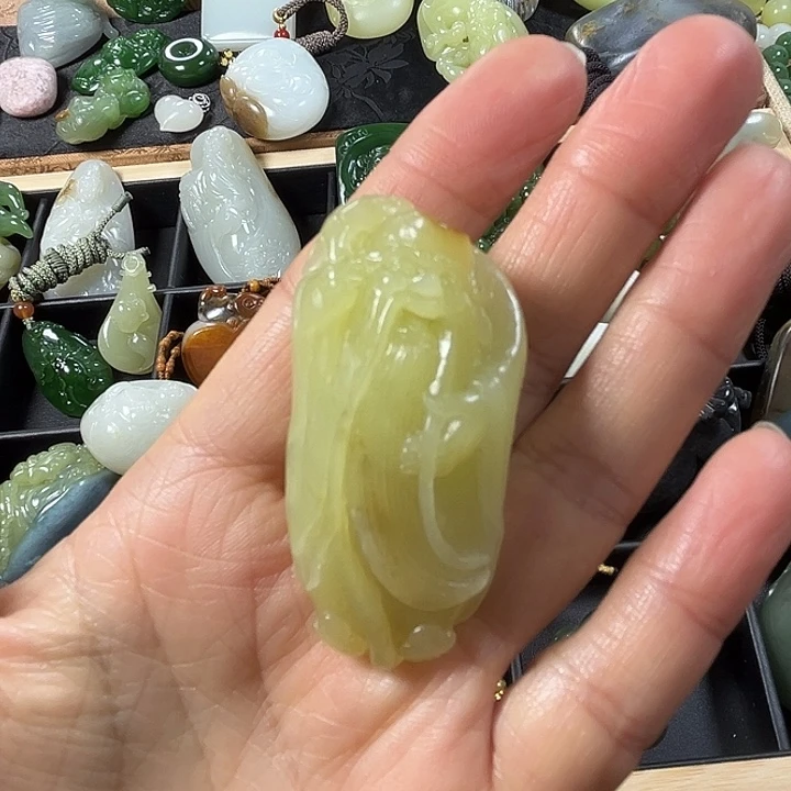 和田玉（黄玉）未镶嵌挂件
