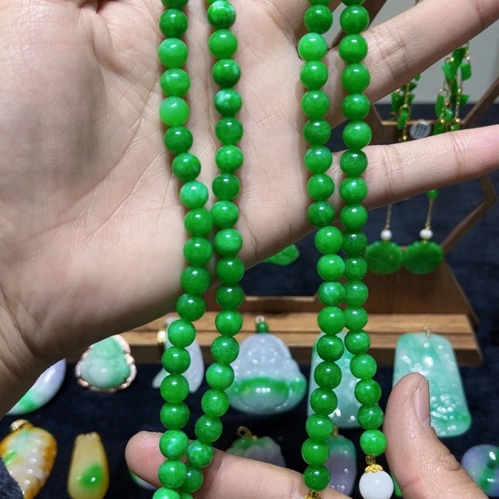 翡翠耳饰未镶嵌项链