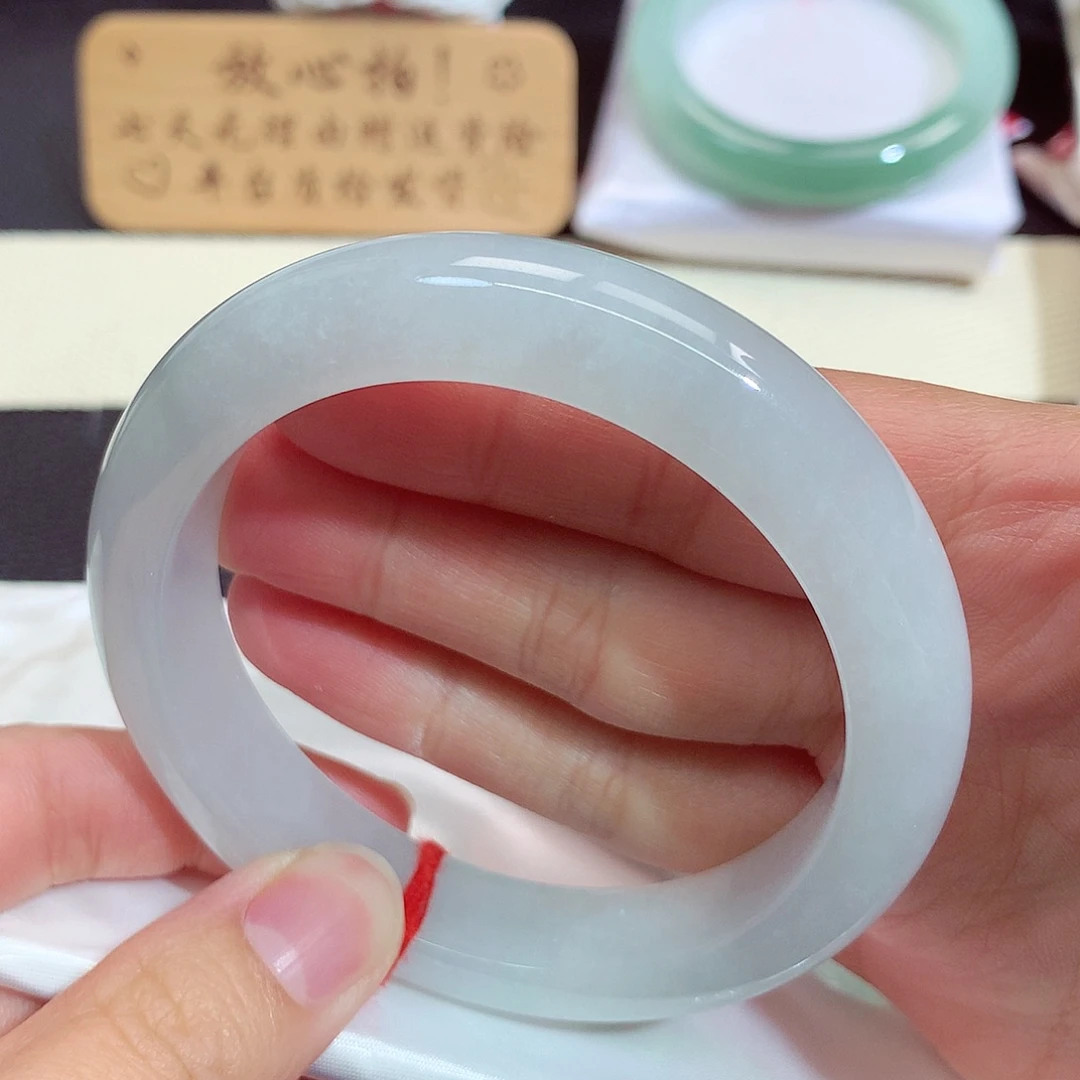 翡翠未镶嵌手镯9009