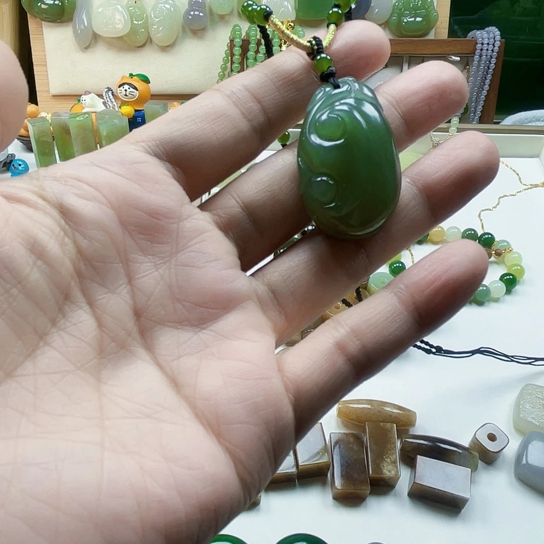 媛***妈和田玉未镶嵌吊坠(不含链)