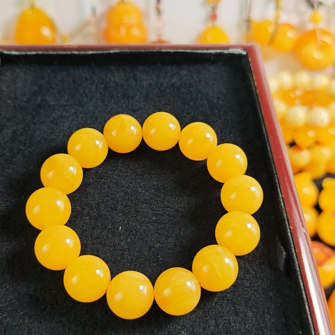 手串蜜蜡未镶嵌同料手串16。