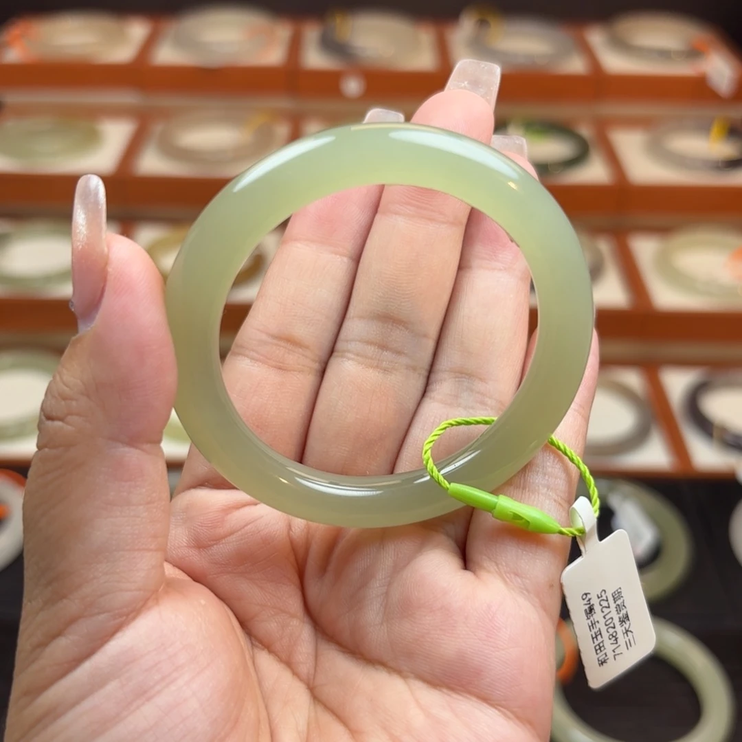 和田玉手镯未镶嵌冰葡萄肉49➕圆条