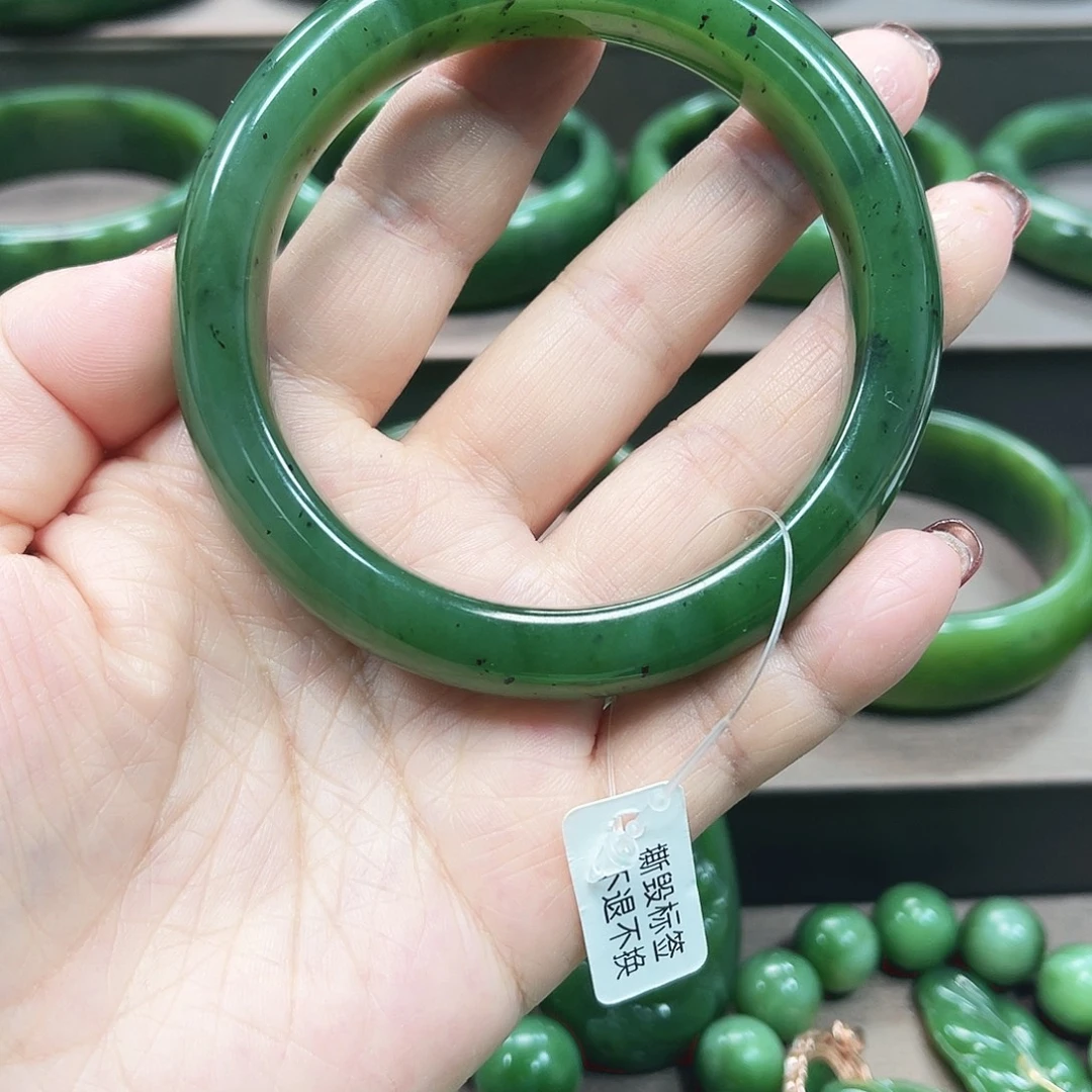 和田玉（碧玉）未镶嵌手镯