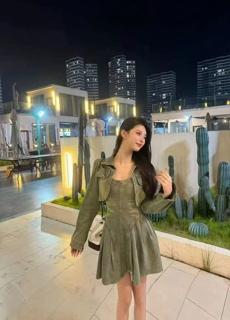 3112新款牛仔短款外套女设计感小个子收腰显瘦抹胸连衣裙两件套装